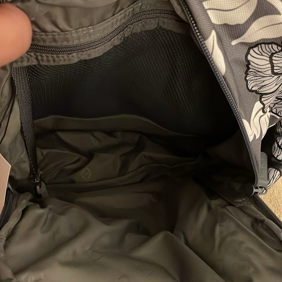 Vera Bradley Lighten Up Sporty Compact Backpack NWT - Picture 10 of 15